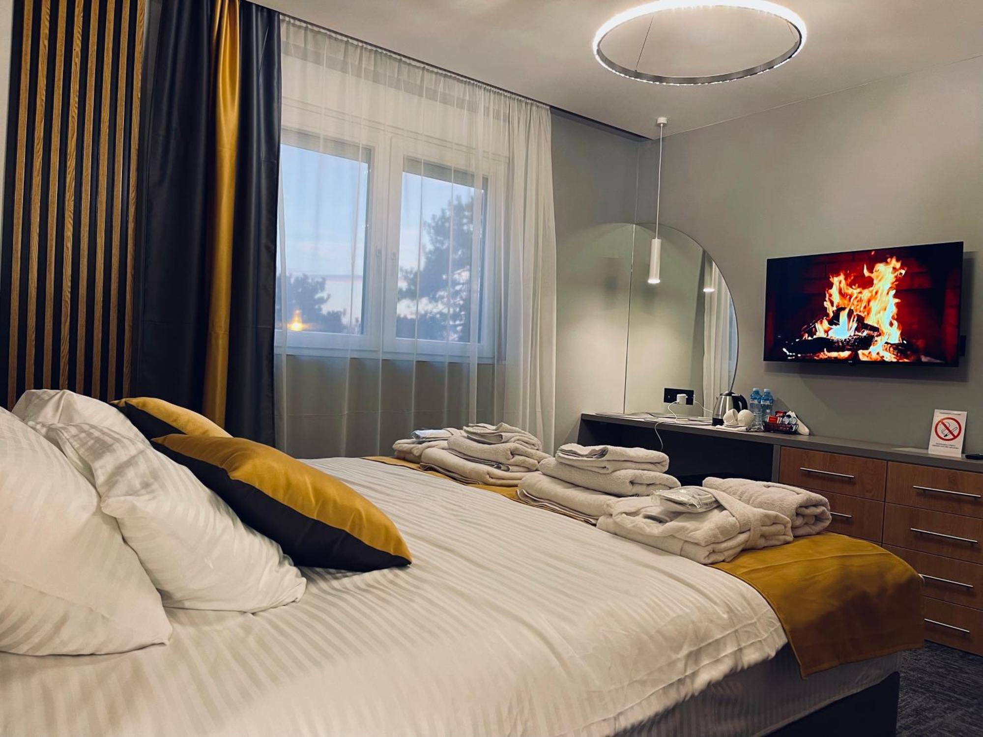 Mozaik Apartments & Spa - Modern 4-Star Apartments With Exclusive Private Spa Wellness In The City Center - Sauna, Jacuzzi, Turkish Bath - Free Parking, Wi-Fi - Rooms & Apartments Ćuprija Exteriér fotografie