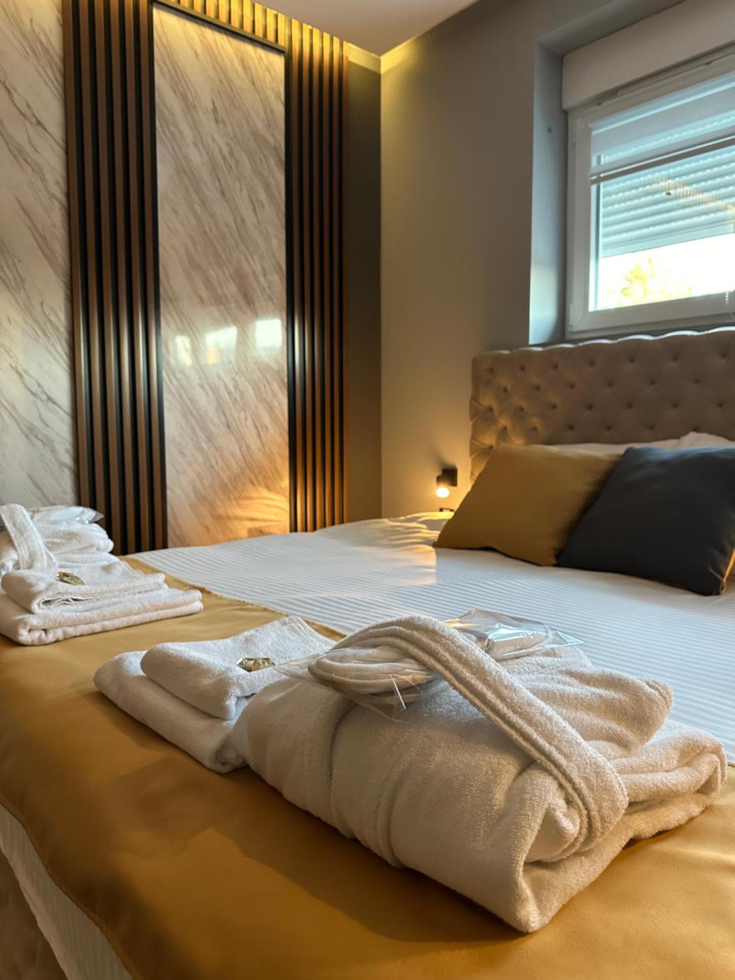 Mozaik Apartments & Spa - Modern 4-Star Apartments With Exclusive Private Spa Wellness In The City Center - Sauna, Jacuzzi, Turkish Bath - Free Parking, Wi-Fi - Rooms & Apartments Ćuprija Exteriér fotografie